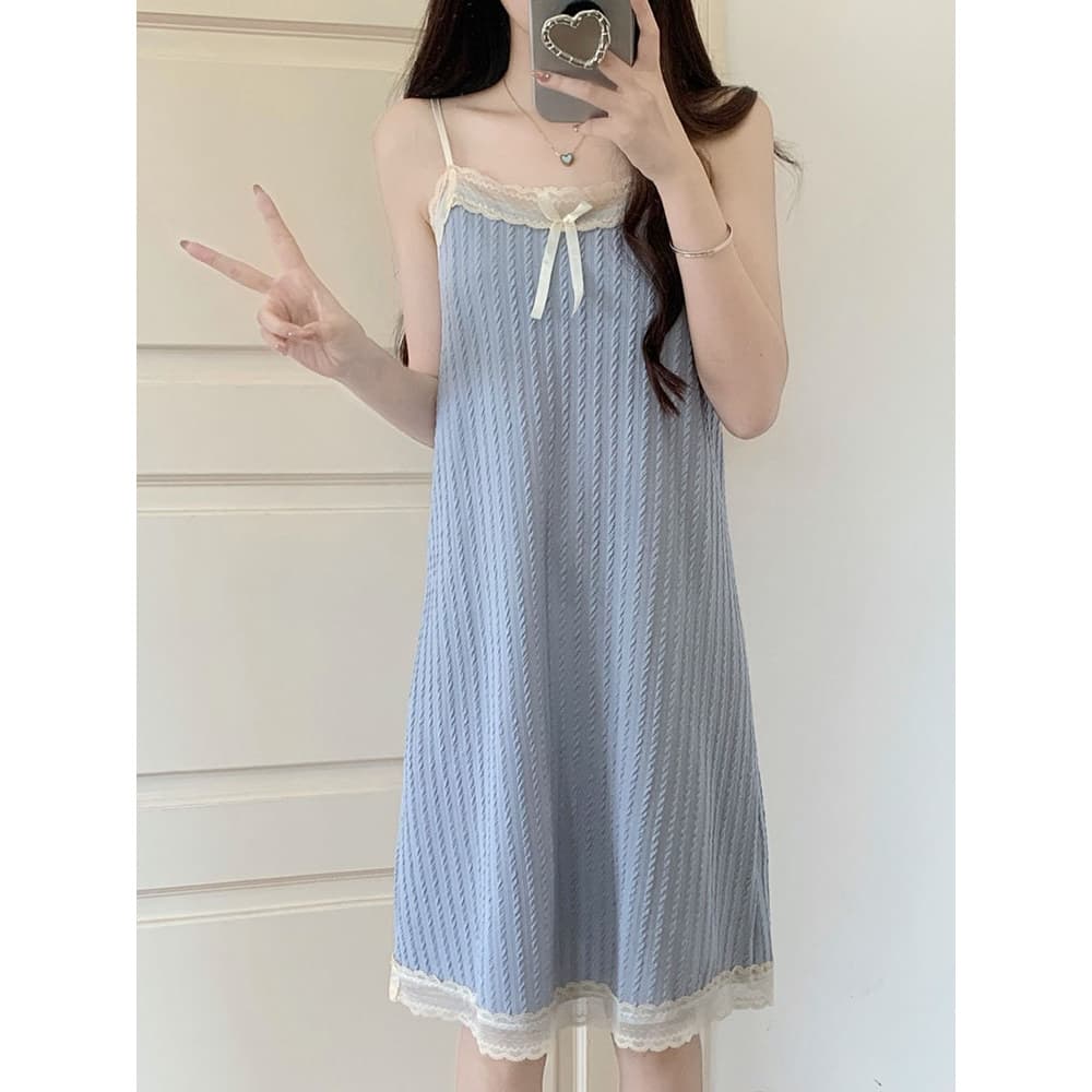 Sling Nightdress feminino verão puro algodão 2025 novo estilo renda comprimento médio azul pijama saia com almofada no p