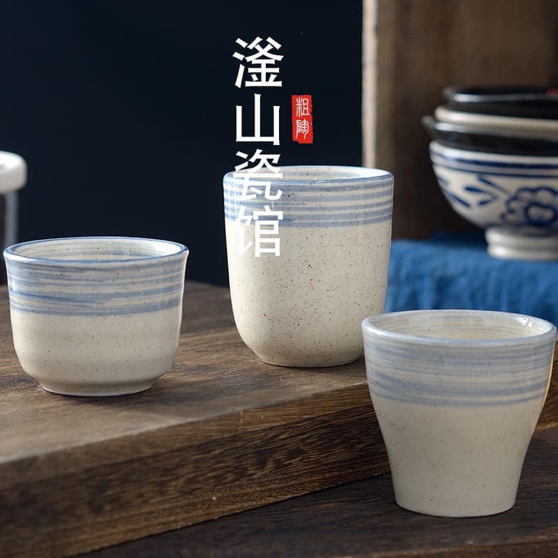 Xícara de chá de porcelana pintada à mão com borda azul sem alça Conjunto de chá antigo desgastado Tigela de chá manchad