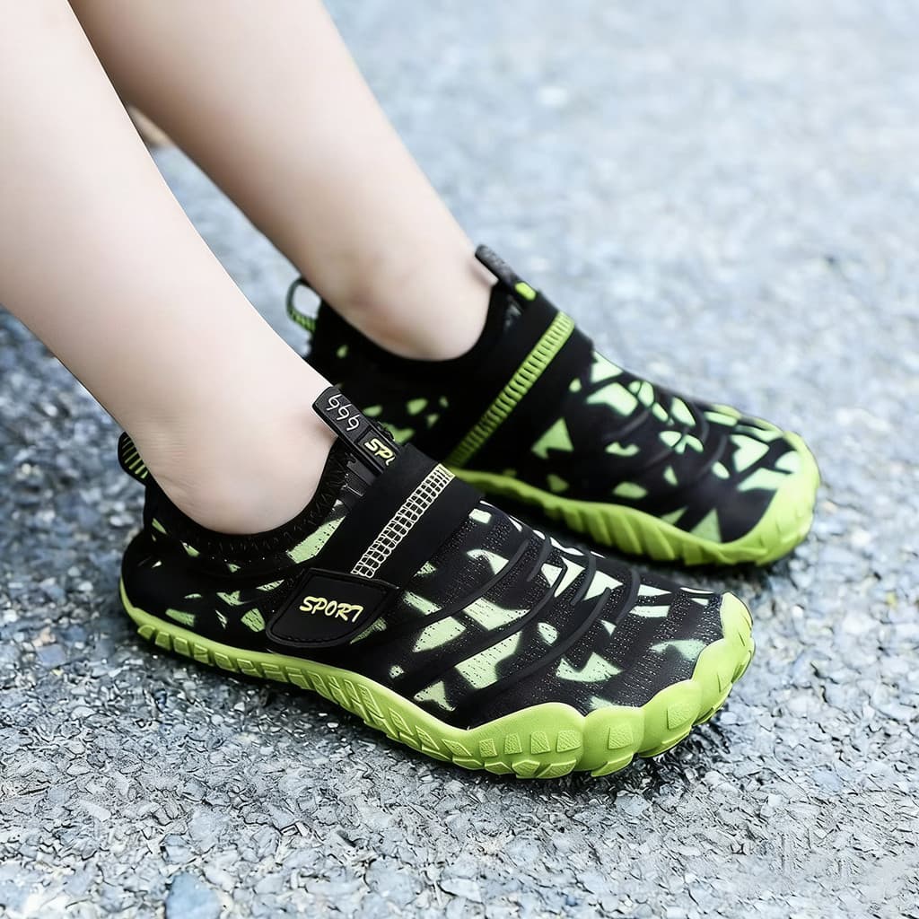 Sapatos masculinos sapatos infantis Fitness andando 2026 verão novo estilo respirável riacho-Up sapatos de praia ao ar l
