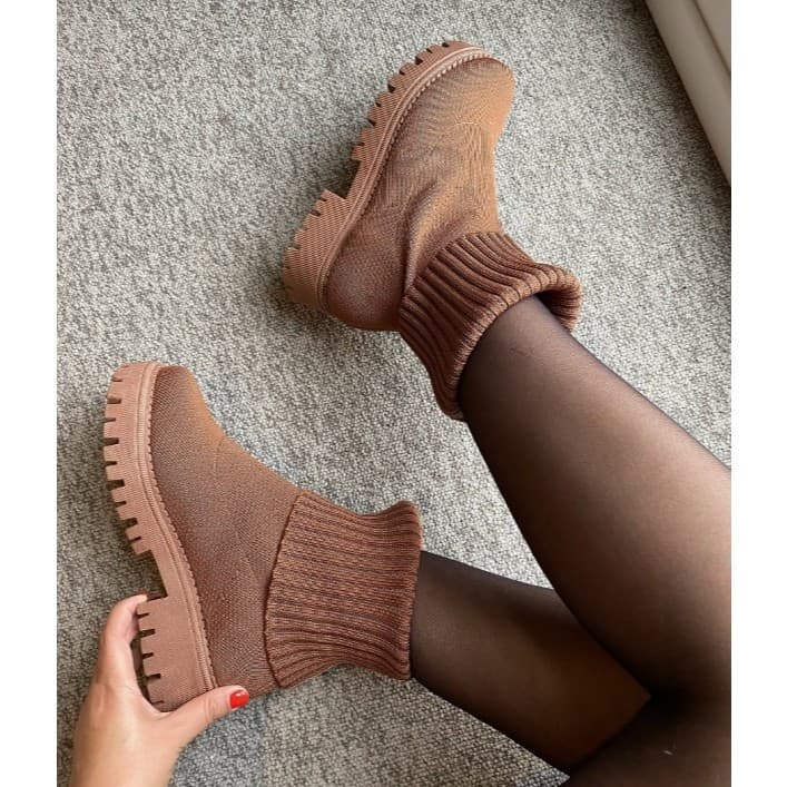 Bota Feminina Blogueira Cano Curto Coturno Feminino Tratorada marrom e preto perfeita para o inverno #YOUBELLASTORE!!