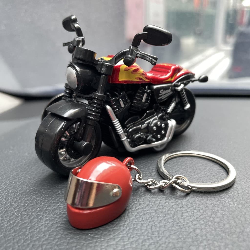 Conjunto de Chaveiro de Mini Moto e Capacete, Presente Criativo e Moderno Unissex para Entusiastas de Motocicletas