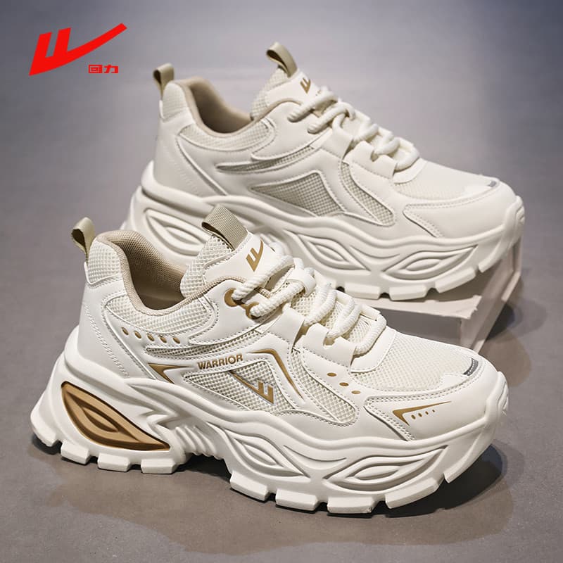 Puxar para trás papai sapatos 2026 novo estilo verão malha respirável de sola grossa aumentando esportes casuais das mul