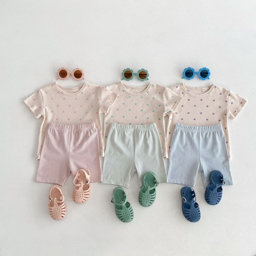 Versão coreana estilo verão meninas impressão completa amor manga curta camiseta Shorts conjunto de duas peças crianças