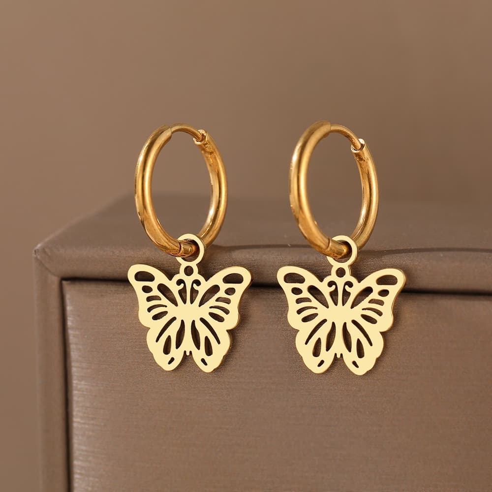 Brincos de Moda Vintage em Aço Inoxidável com Design Exquisito de Borboleta, Pingente Ornamental, Anel Redondo, Joia Fem