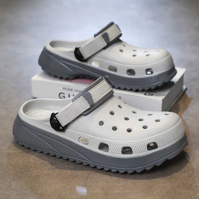 Buraco sapatos masculinos 2026 novo estilo verão ao ar livre de sola grossa antiderrapante sandálias de praia masculino