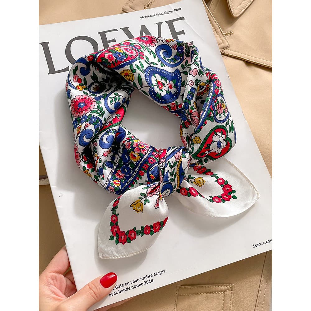2025 novo estilo branco caju flor Floral lenço de seda senhoras amoreira seda pequeno lenço quadrado primavera outono Al