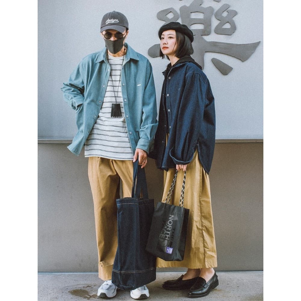 [349 Yuan Escolha 3 peças] Estilo japonês exclusivo cor sólida remendo bolso pesado lavado jeans camisa de manga comprid