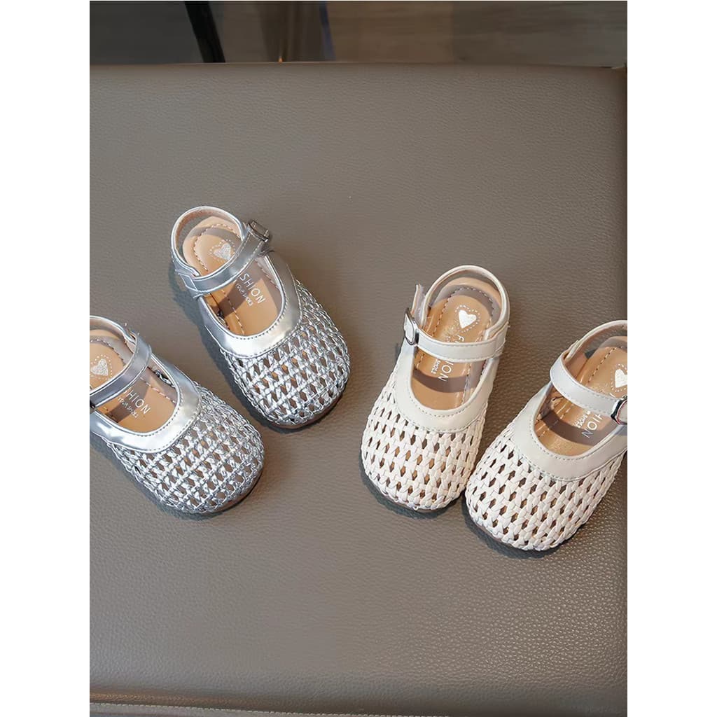 Meninas meninas sapatos crianças princesa Baotou sandálias 2026 novo estilo do bebê menina estilo verão sola macia médio