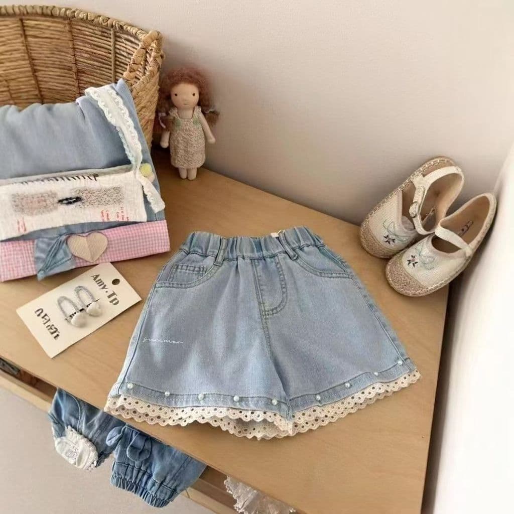 Meninas Shorts Denim verão estilo fino 2026 novo estilo moda calças cortadas na moda bebê exterior usar solto crianças c
