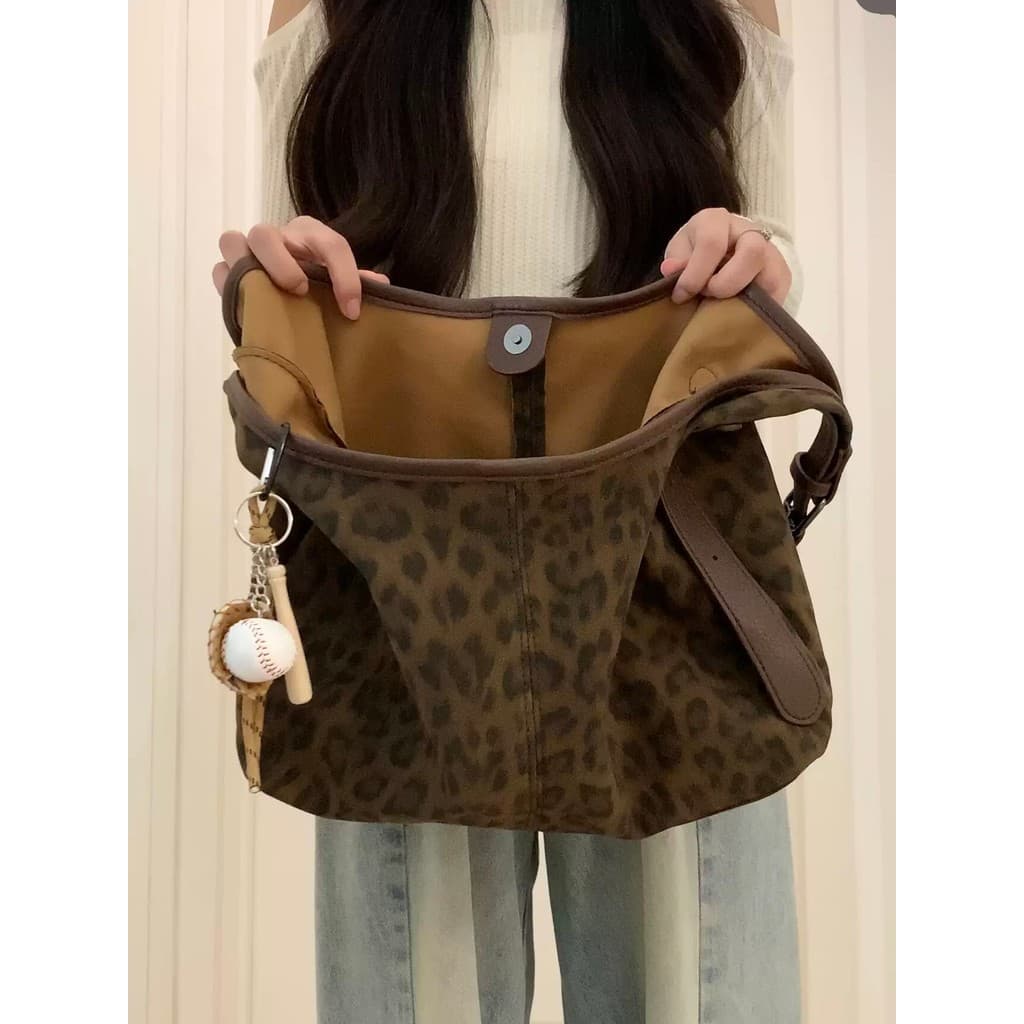 Estilo coreano estilo preguiçoso grande capacidade leopardo impressão cruz-corpo sacola 2026 outono inverno novo estilo