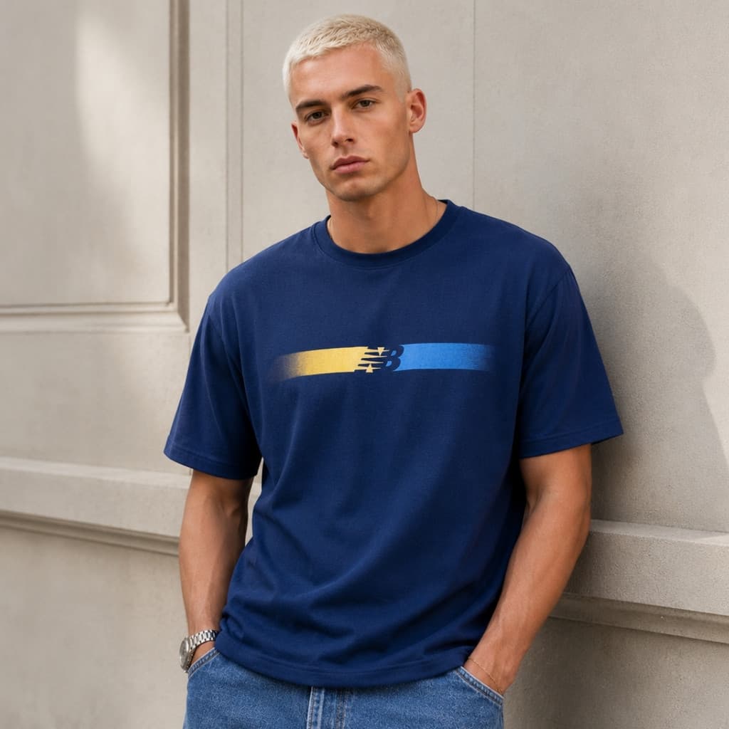 Camiseta Básica Gradient New Balance Masculina Algodão Manga Curta Casual Esportiva Original Estampa NB