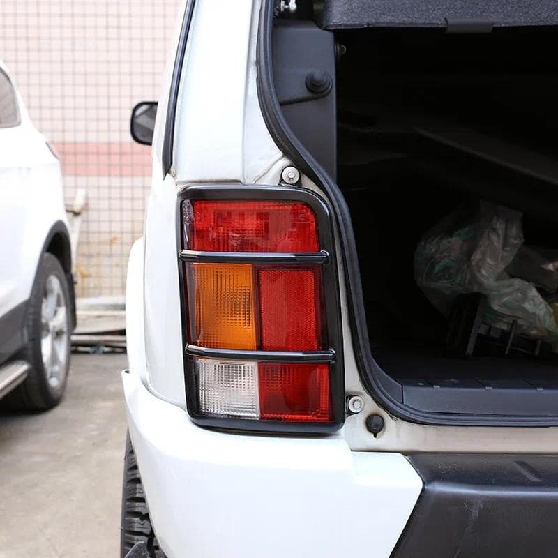 2 x Liga Traseira Do Carro Lâmpada Protetor Quadro Guarnição Para Acessórios LADA NIVA