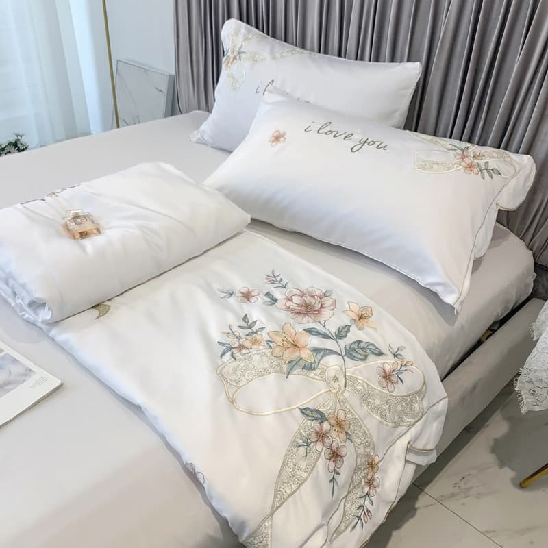 Verão luz luxo bordado verão fresco colcha dupla face seda gelo bordado verão colcha conjunto de quatro peças nu Slee