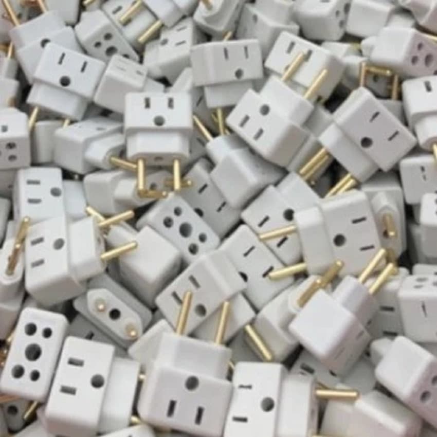 Adaptador Tomada Multiuso Plug Elétrico 10A / 20a Bob Esponja eletrônico