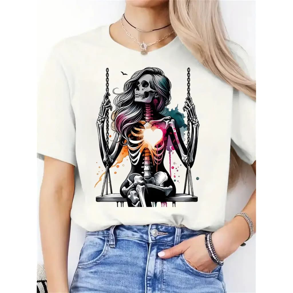 Camiseta Feminina com Estampa de Coração Esquelético e Balanço - Tee Casual de Gola Redonda Macia e Elástica