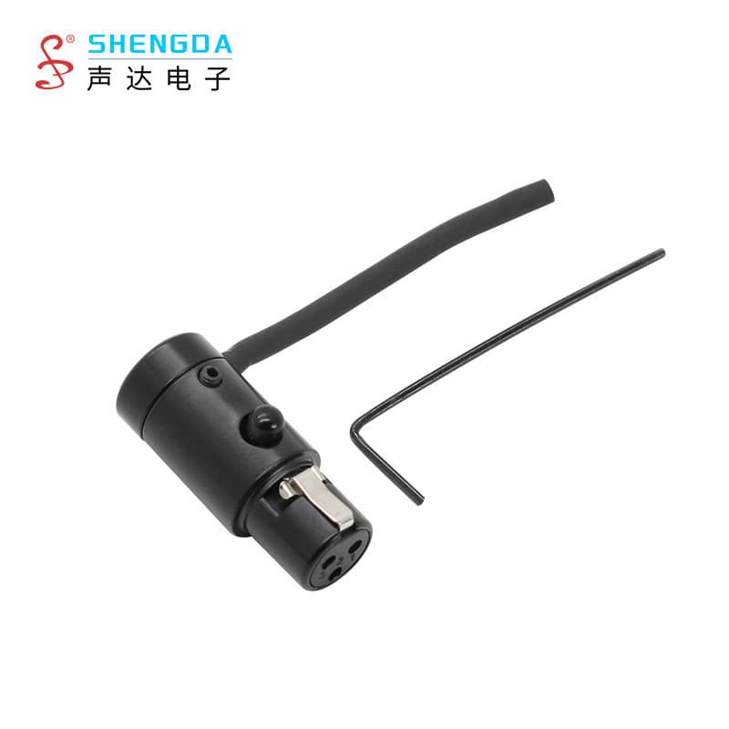 Fornecimento do conector mini XLR angular compacto SoundDah SA101R-B-3P, todo em cobre, com design curvado.