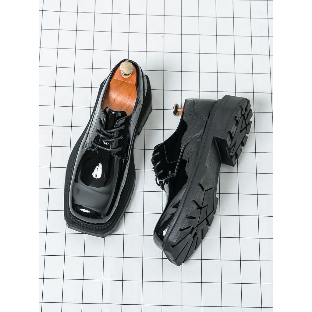Sapatos de couro de dedo quadrado masculino outono inverno couro envernizado brilhante Casual estilo britânico estilista