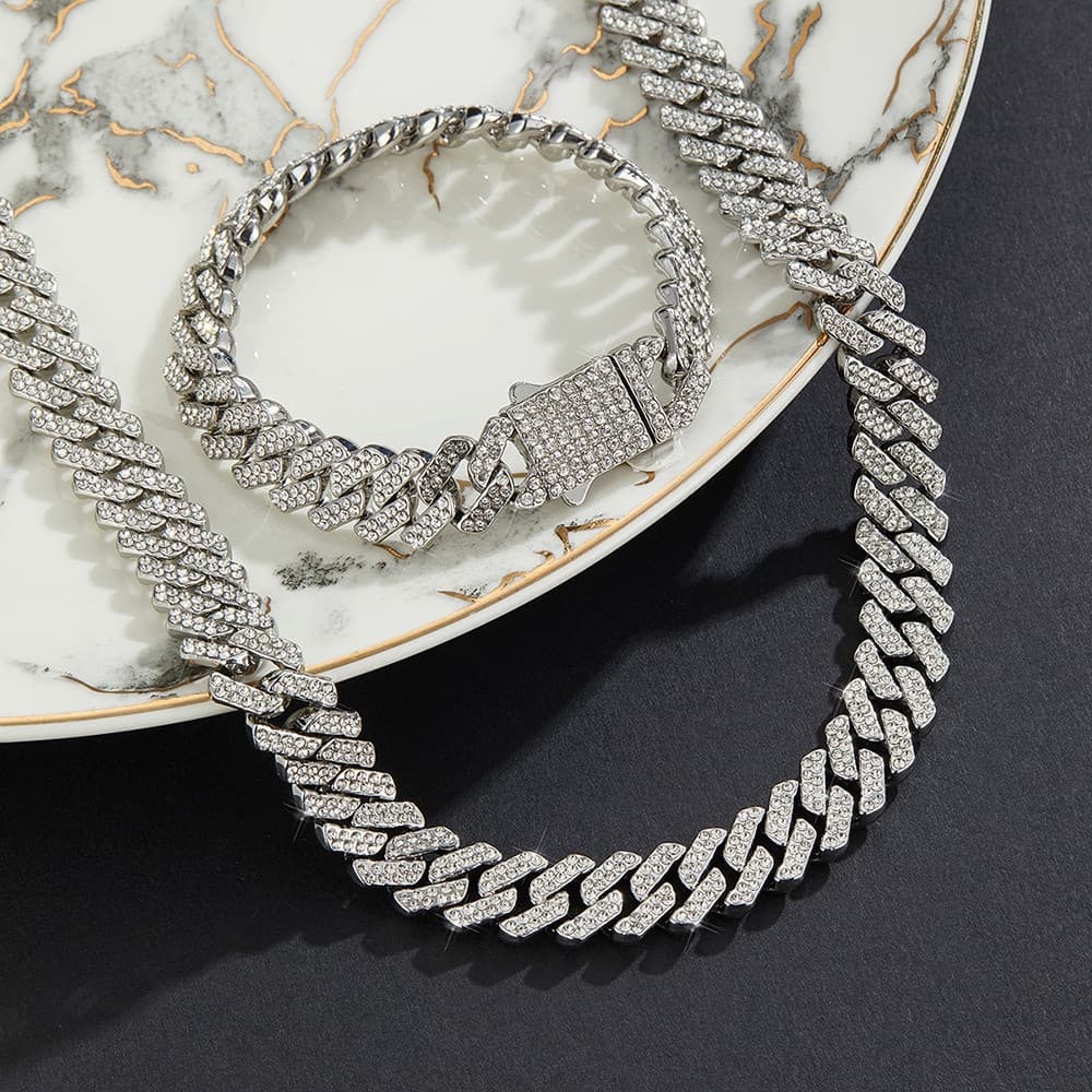 Colar cubano masculino, adornado com diamantes e correntes de rebites, criando um estilo hip-hop definitivo G9EE WIFE