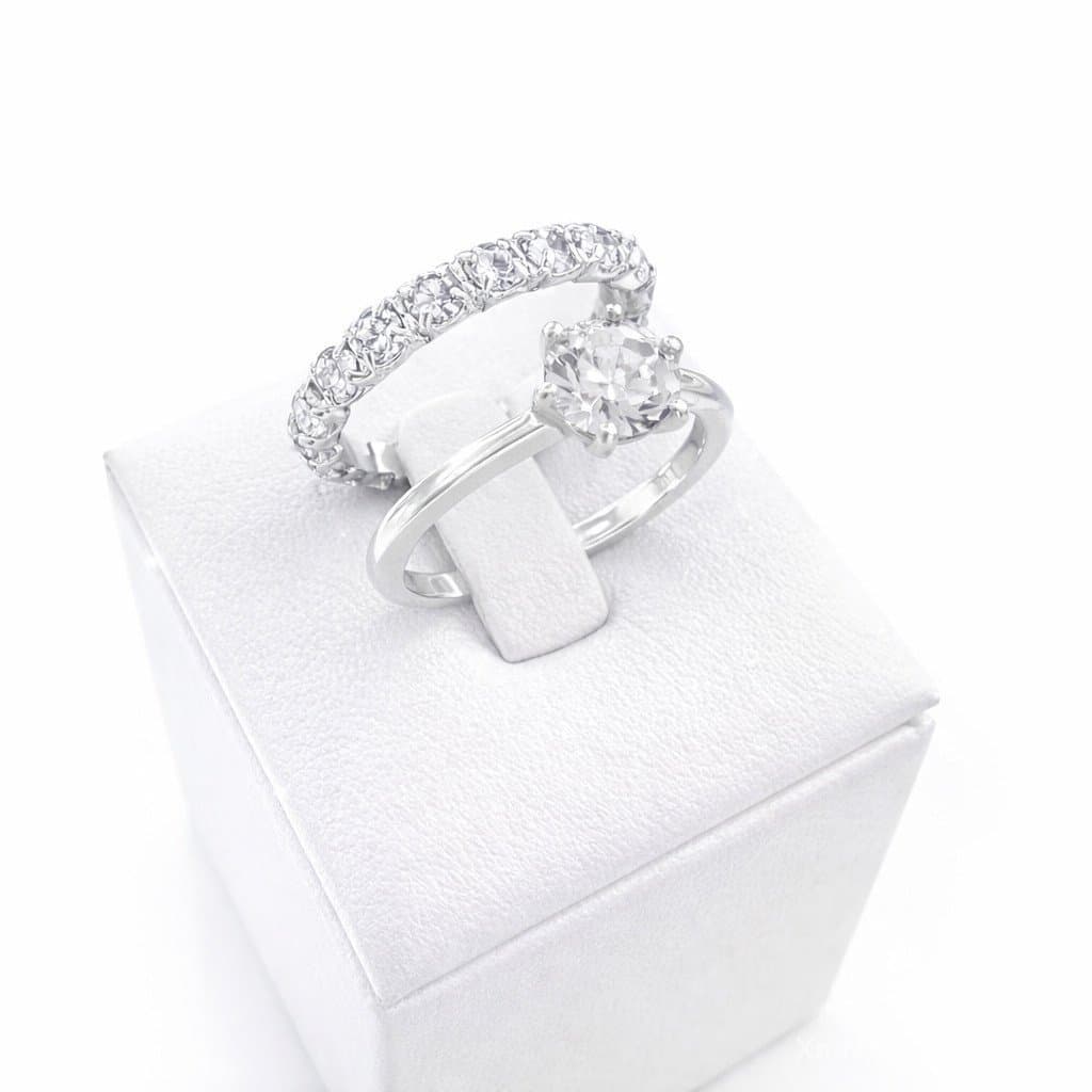 Kit com Dois Anéis Anel Solitário + Anel Aparador de Aliança Cravejado com Strass Banhado a Prata Ouro