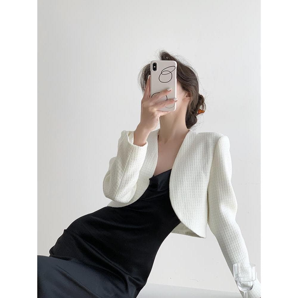 2025 verão novo estilo francês puro desejo estilo Cardigan camiseta feminina clavícula francesa ombro sem alças xale top