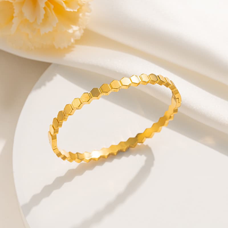 Pulseira de Aço Inoxidável HT com Banho de Ouro 18K e Diamantes em Forma de Favo de Mel para Meninas JHND JIEC