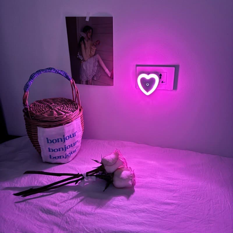 Lindo Rosa-Roxo ~ Romântico Economia De Energia Controle De Luz Noturna Quarto Lâmpada De Cabeceira Casais De Dormir .