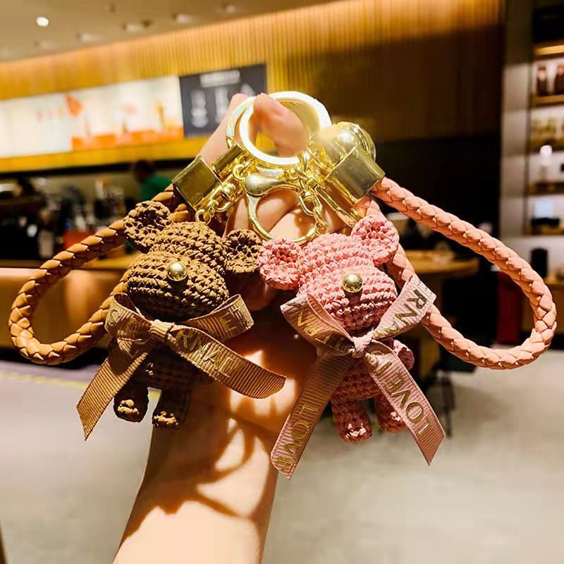 Chaveiro de Urso de Crochê Fofo, Decoração Criativa para Mochila, Laço, Presente para o Dia dos Namorados 4NVA EQJQ