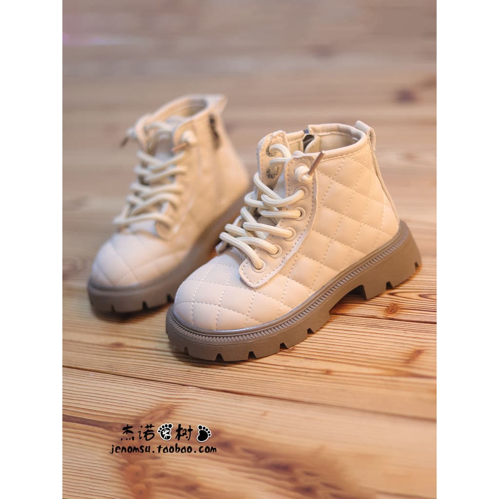 Sapatos de couro do bebê meninas estilo britânico Martin botas 2026 novo estilo na moda inverno botas curtas médio grand