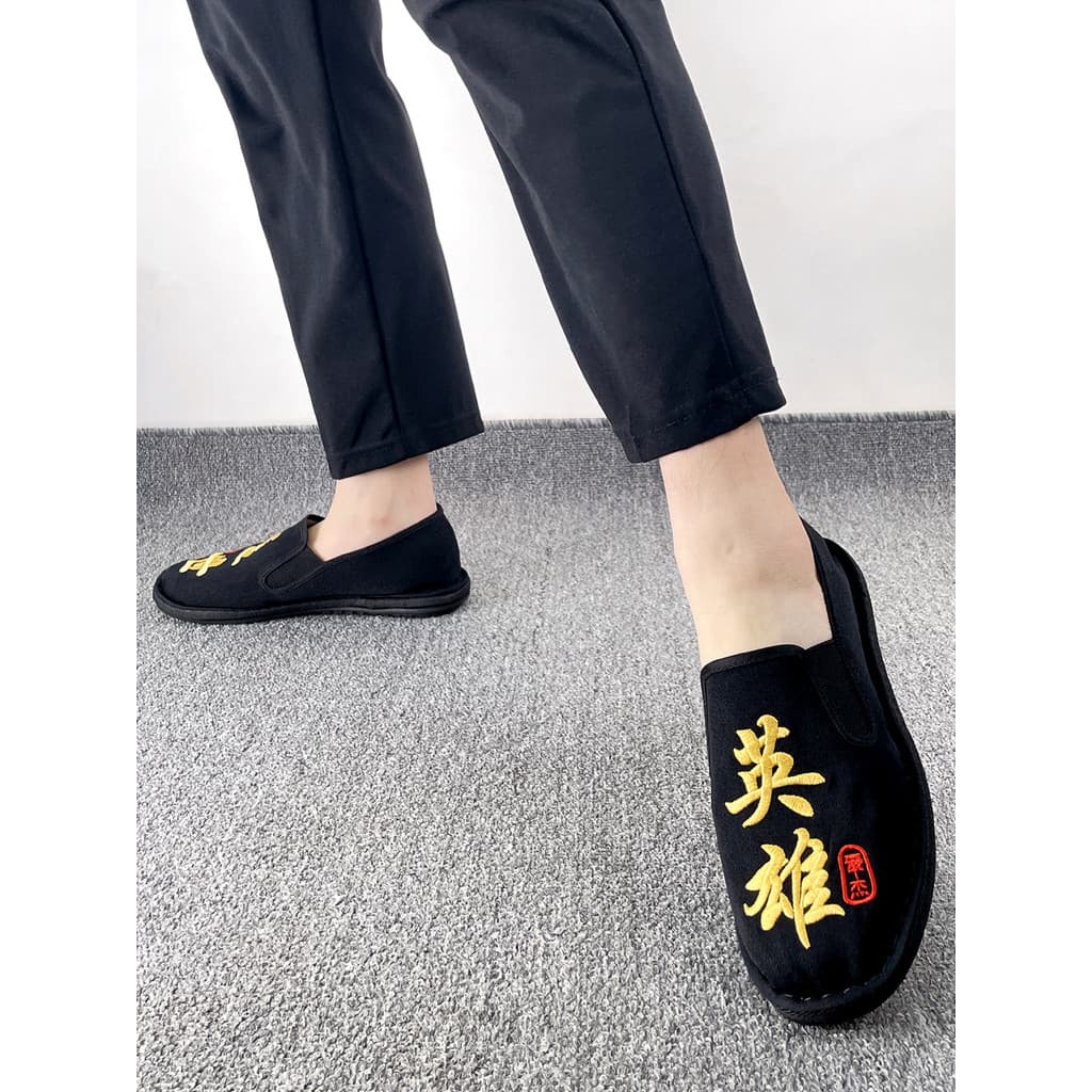 2026 primavera novo estilo bordado velho pequim sapatos de pano masculino respirável preto sola macia um Pedal confortáv