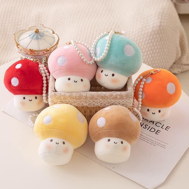 Pequeno pequeno cogumelo Mini boneca brinquedo de pelúcia boneca mochila pingente saco ornamentos máquina dos desenhos a