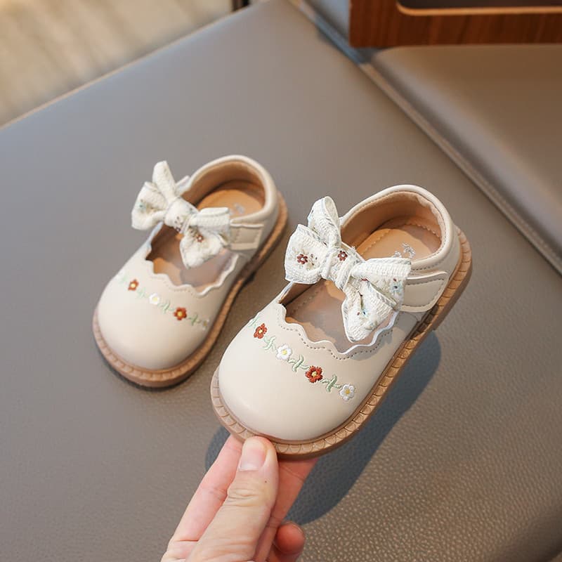 Sapatos de bebê na moda