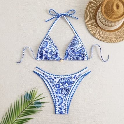 Conjunto de Biquíni Esportivo Sem Costas com Estampa Floral em Porcelana Azul e Branca BVDR