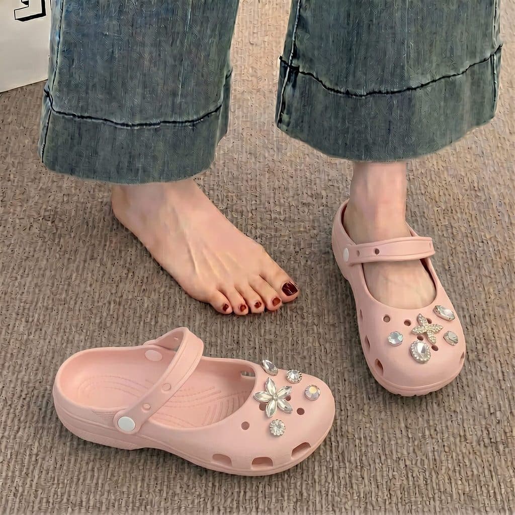 Chinelos decorativos femininos domésticos verão sola grossa antiderrapante exterior Wear Baoto