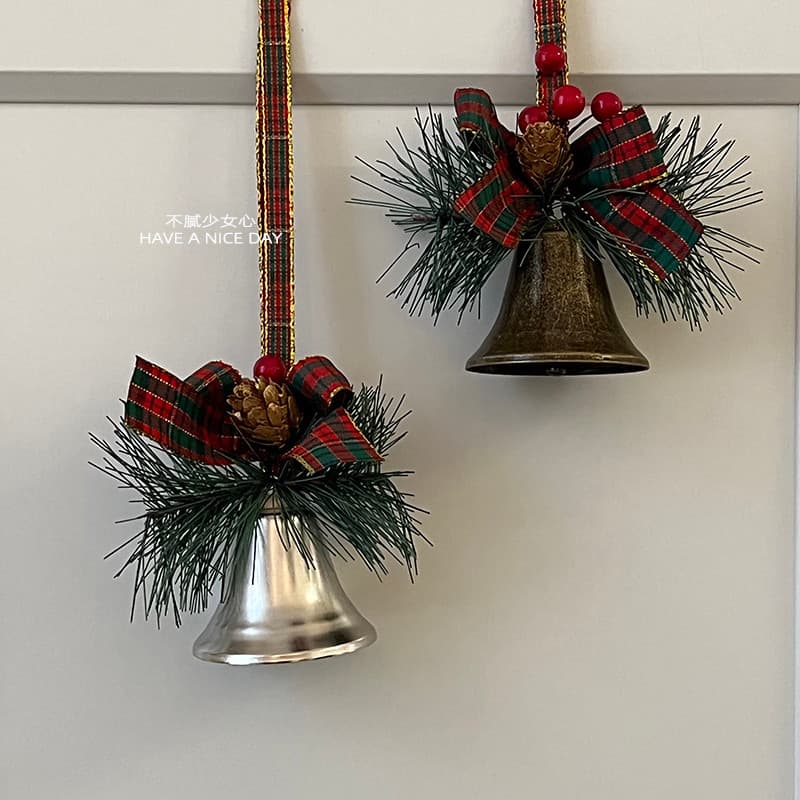 Árvore de natal feriado atmosfera adereços Mini decoração de natal sino arco pinho agulha pinha pingente pingente cabide