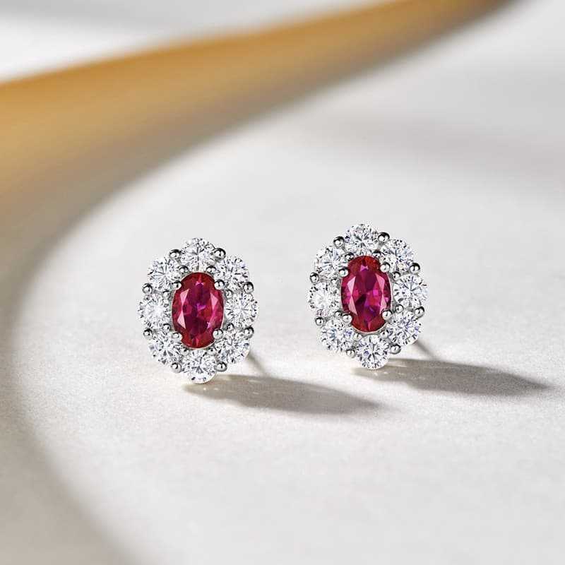 Brincos de rubi em prata esterlina S925, joias elegantes e simples, adequados para estudantes e mulheres, um presente da