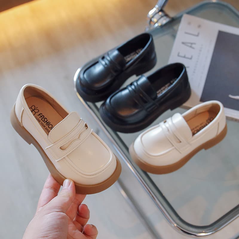 Sapatos de couro infantis 2024 primavera outono inverno novo estilo bebê estilo britânico mocassins de lã preta meninos