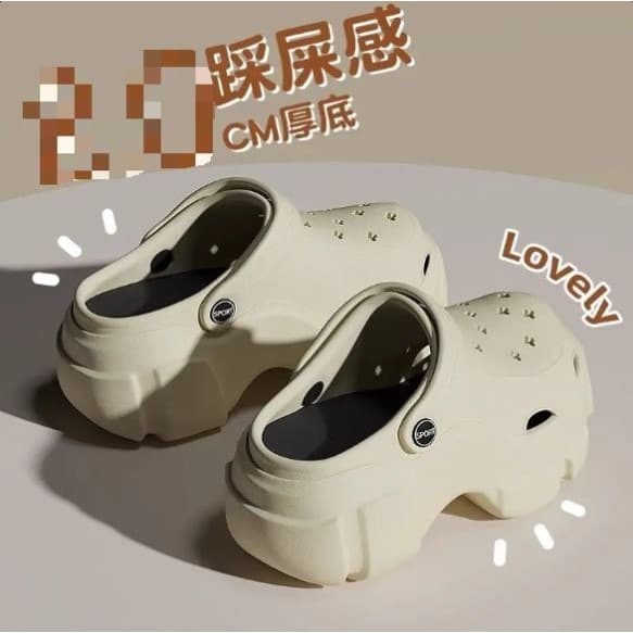 DIY buraco sapatos femininos verão exterior Wearable 2025 novo estilo praia antiderrapante sola grossa aumentando sandál