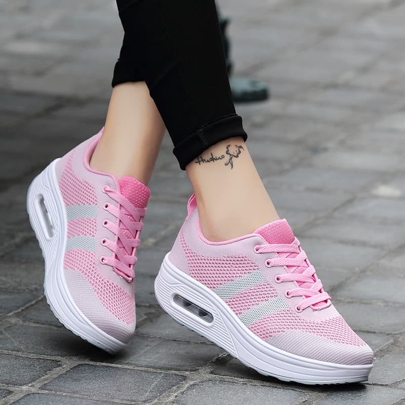 2026 verão novo estilo voando tecido malha respirável esportes sapatos casuais de sola grossa sapatos de balanço sola ma