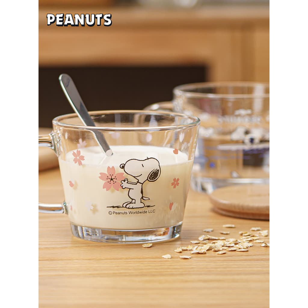 Snoopy copo de vidro iogurte aveia café da manhã crianças copo de água doméstico com alça copo de leite de grande capaci