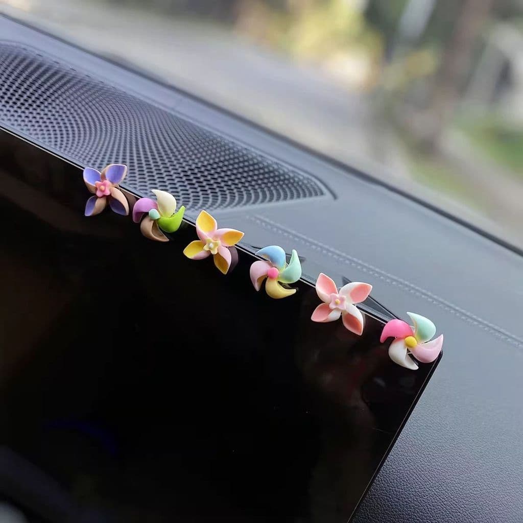 Carro novo estilo pequeno moinho de vento girando topo adesivos decorativos pequenos ornamentos Console central acessóri