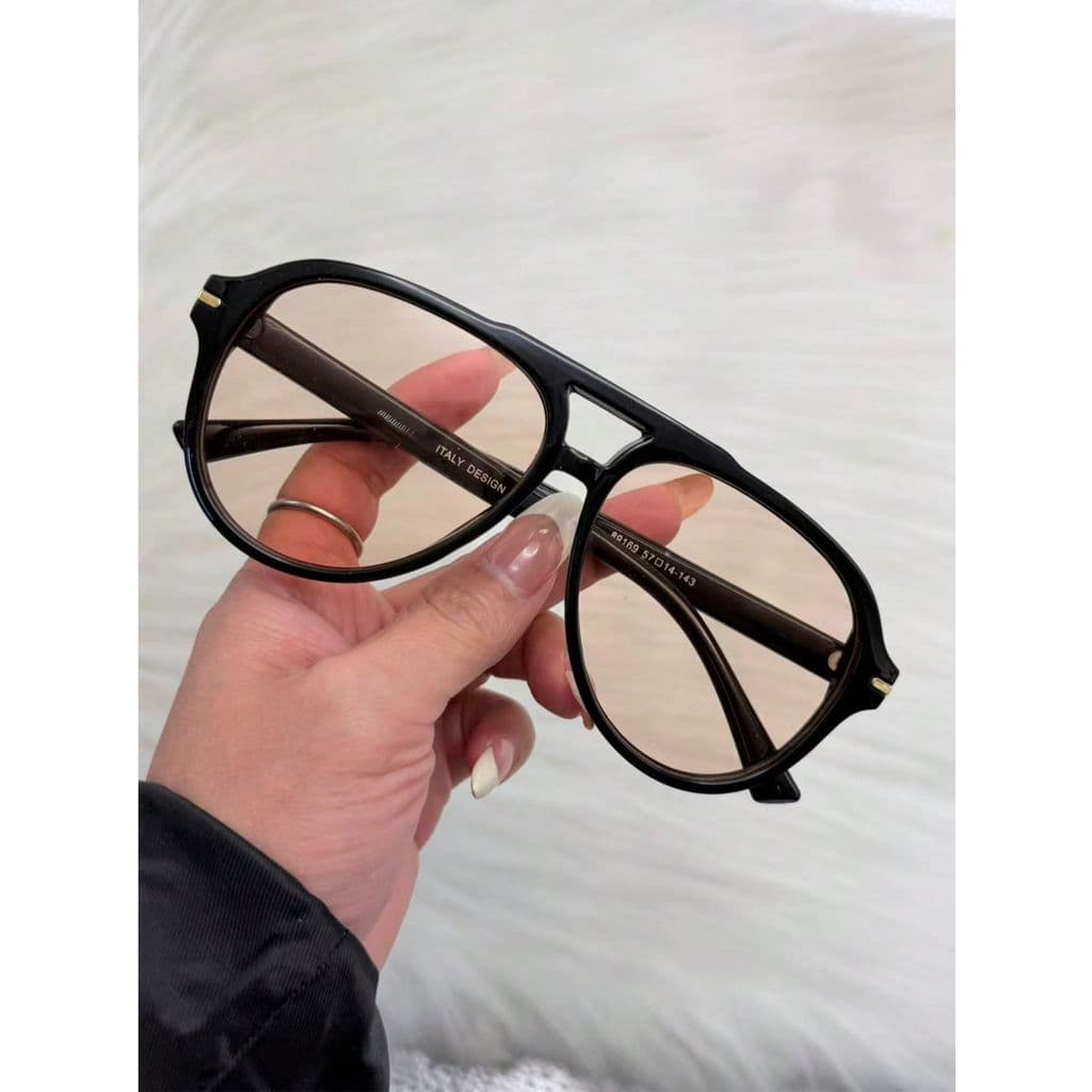 Óculos de sol aviador femininos oversized, estilo retrô dos anos 70, com armação quadrada grossa e ponte dupla.