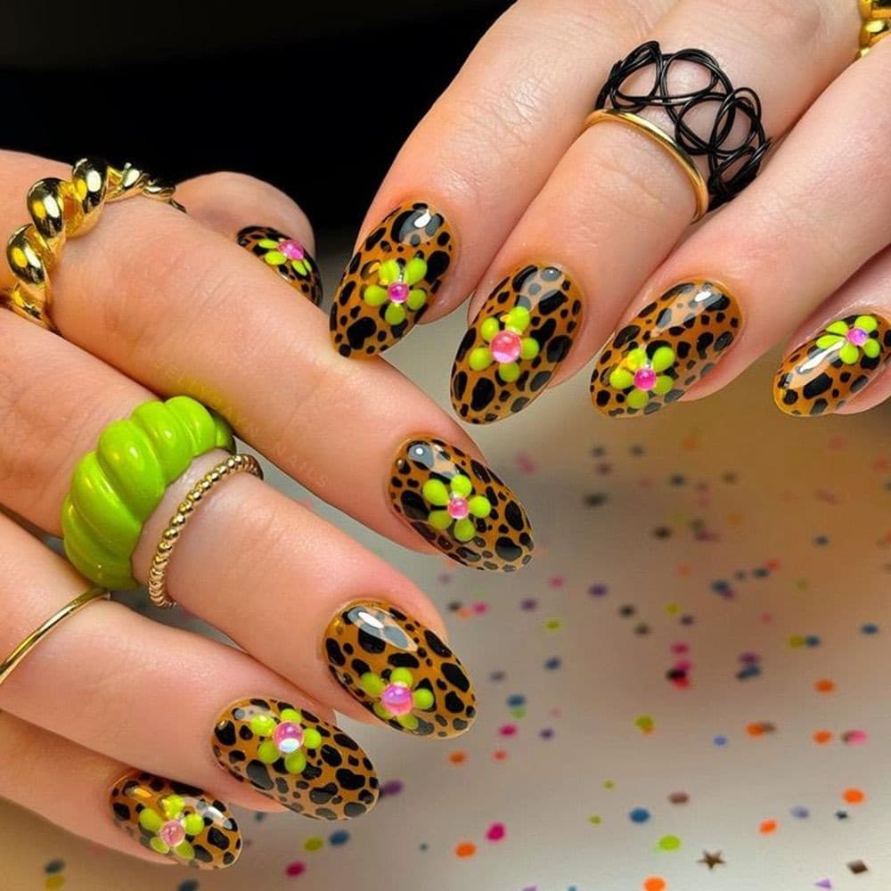 Comprimento médio usando unhas Millennium doce estilo legal peças de manicure em relevo leopardo impressão clareamento q