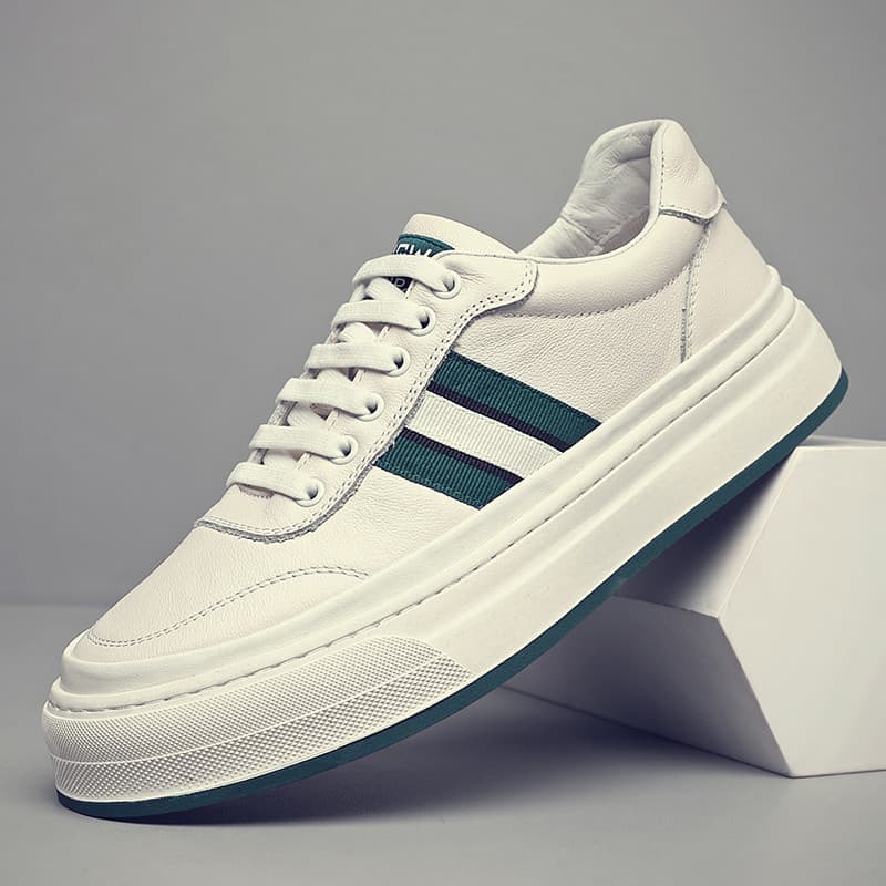 Sapatos masculinos de couro genuíno respirável sapatos casuais 2026 novo estilo de sola grossa sapatos brancos aumentado