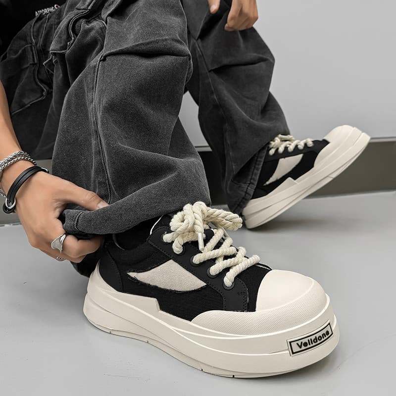 Sapatos masculinos de verão com sola grossa aumentando sapatos casuais 2026 novo estilo leve respirável nicho cor-bloque