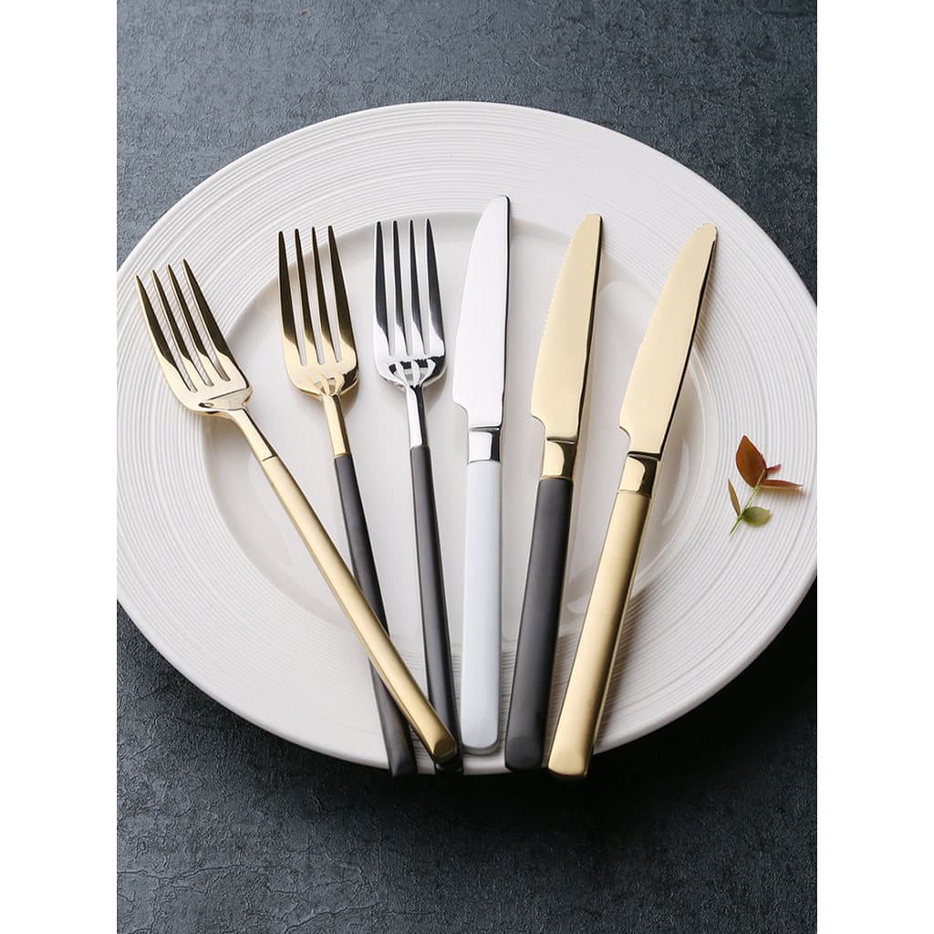 High-End 304 aço inoxidável bife talheres conjunto de duas peças Retro dourado bife talheres conjunto requintado ocident