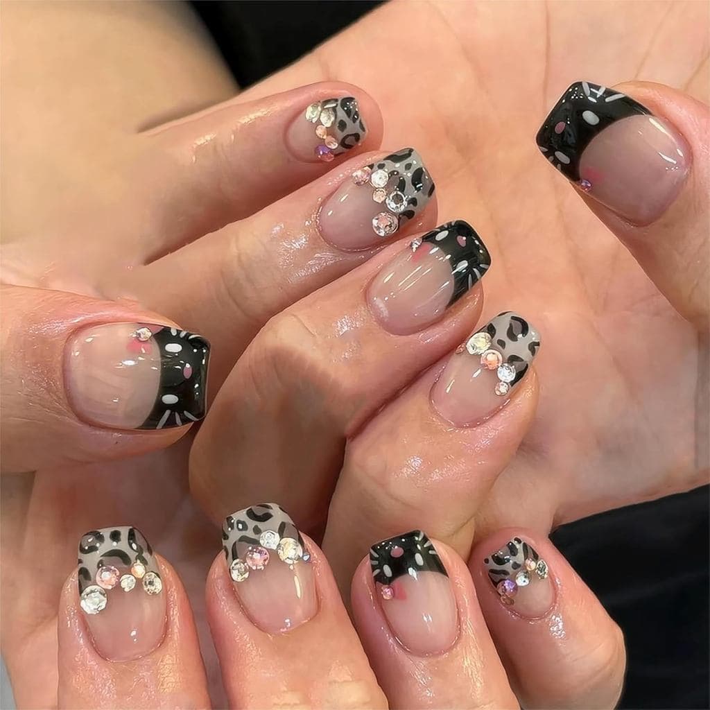 Unhas Postiças Médias Estilo Bailarina com Estampa de Leopardo e Ponta Francesa, Unhas de Acrílico com Aplicações de Str