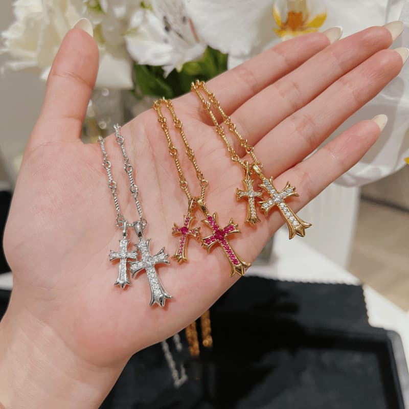[Estoque pronto] Retro High-End incrustado cheio de diamante rubi dupla cruz colar All-Match moda Medieval clavícula cor