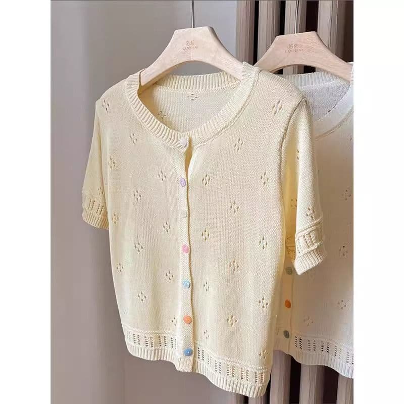 2025 verão estilo fino malhas de seda gelo manga curta Cardigan feminino Design sentir nicho único oco topo feminino
