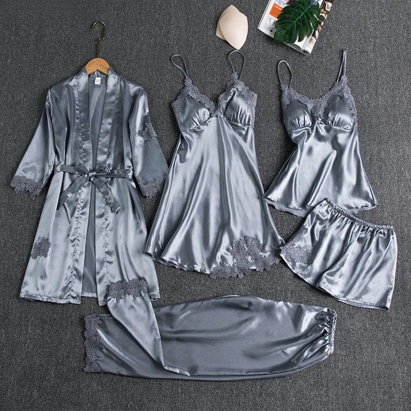 Conjunto de pijama feminino de seda xiny de 5 peças com camisola de cetim com renda, apresentando uma camisola com decot
