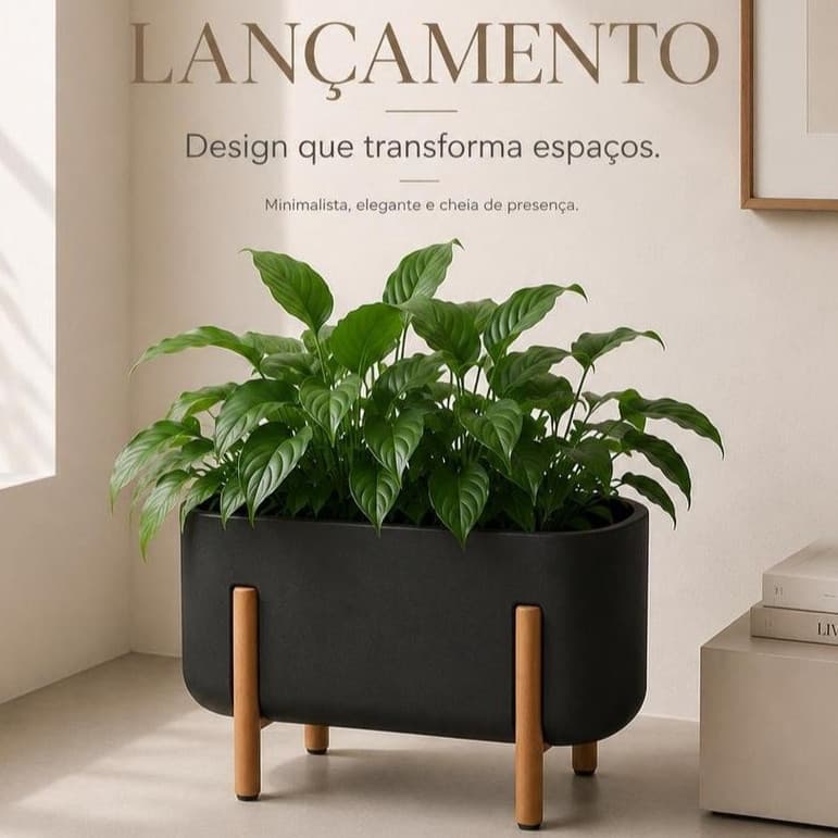 Floreira/Jardineira Nórdica P para Plantas com pés de madeira em Polietileno Design Moderno Jateado.